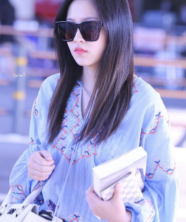Loạt bằng chứng cho thấy Yeri (Red Velvet) và Taeyong (NCT) đang lén lút hẹn hò Loạt bằng chứng cho thấy Yeri (Red Velvet) và Taeyong (NCT) đang lén lút hẹn hò
