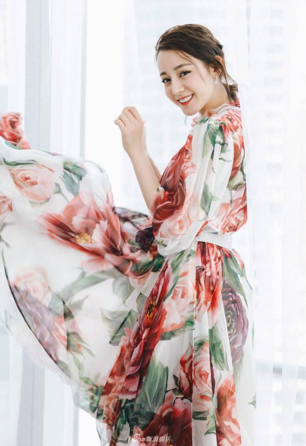 Ba mỹ nhân Hoa ngữ thống trị BXH 'Chỉ cần tôi nói, thiên hạ sẽ mua', ai mới là 'Nữ hoàng'? Ba mỹ nhân Hoa ngữ thống trị BXH 'Chỉ cần tôi nói, thiên hạ sẽ mua', ai mới là 'Nữ hoàng'?