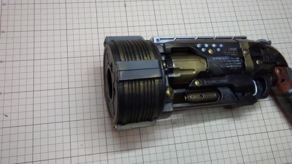Người Nhật đã chế ra khẩu súng Steampunk nhìn không khác gì trong game Người Nhật đã chế ra khẩu súng Steampunk nhìn không khác gì trong game