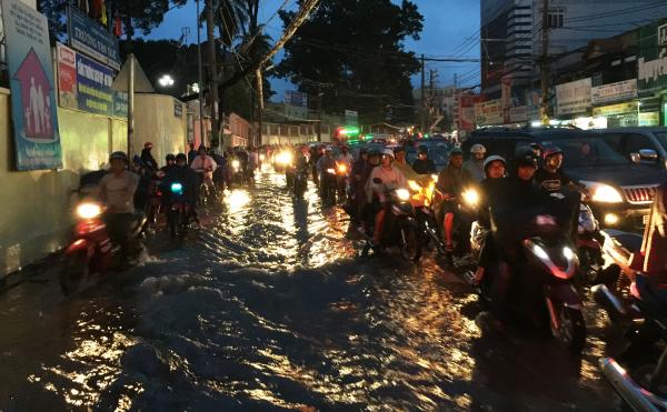 Những con đường không giá trị nghìn tỷ nhưng lại đẹp như tranh ở làng quê Việt Nam Những con đường không giá trị nghìn tỷ nhưng lại đẹp như tranh ở làng quê Việt Nam