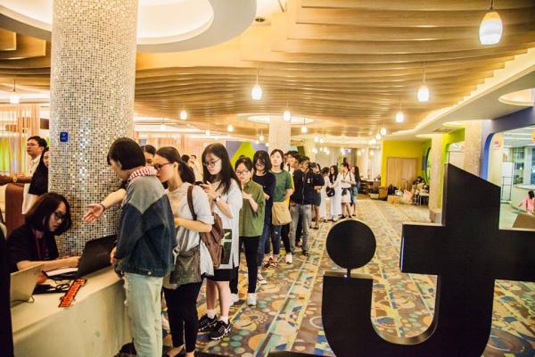 Triển lãm nghệ thuật 'Đà Nẵng Tui': Hãy đến xem cách người Việt trẻ chúng mình yêu quê hương! Triển lãm nghệ thuật 'Đà Nẵng Tui': Hãy đến xem cách người Việt trẻ chúng mình yêu quê hương!