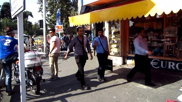 Người chuyển giới tại Iran vật lộn giữa cái nhìn kì thị và khắc nghiệt của xã hội Người chuyển giới tại Iran vật lộn giữa cái nhìn kì thị và khắc nghiệt của xã hội
