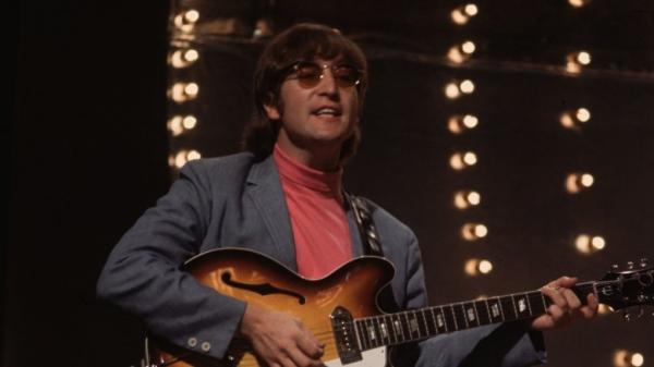 Lý do huyền thoại John Lennon, Elvis Presley từng nằm trong hồ sơ mật của FBI Lý do huyền thoại John Lennon, Elvis Presley từng nằm trong hồ sơ mật của FBI