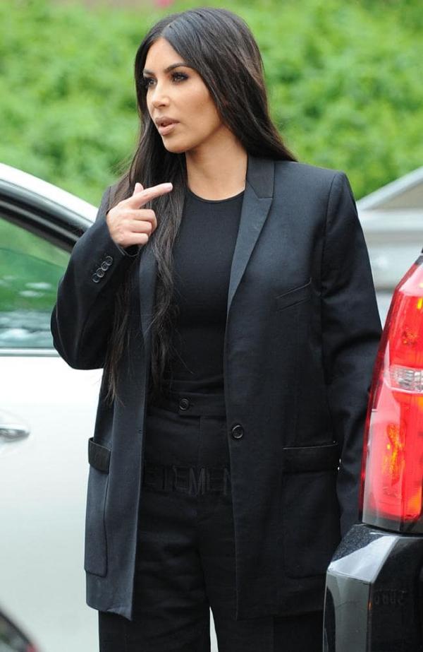 Kim Kardashian gặp Tổng thống Donald Trump bàn về luật pháp: 'Trên đời này cái quái gì cũng có thể xảy ra!' Kim Kardashian gặp Tổng thống Donald Trump bàn về luật pháp: 'Trên đời này cái quái gì cũng có thể xảy ra!'