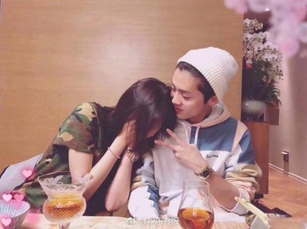 Lộc Hàm không sợ mất fan khi công khai bạn gái: 'Nếu thật sự thích thì phải có trách nhiệm' Lộc Hàm không sợ mất fan khi công khai bạn gái: 'Nếu thật sự thích thì phải có trách nhiệm'