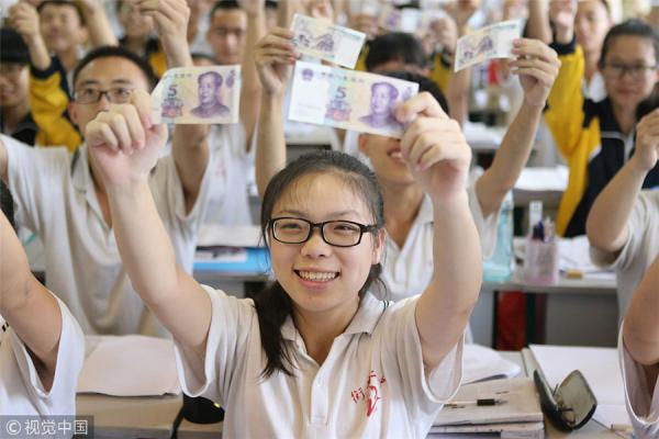 Muôn kiểu xả stress của học sinh Trung Quốc trước kỳ thi đại học Muôn kiểu xả stress của học sinh Trung Quốc trước kỳ thi đại học