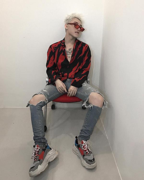 Hơn 2 triệu người theo dõi nhưng Instagram của Sơn Tùng chỉ 'follow' đúng 100 tài khoản và 2 nghệ sĩ Việt! Hơn 2 triệu người theo dõi nhưng Instagram của Sơn Tùng chỉ 'follow' đúng 100 tài khoản và 2 nghệ sĩ Việt!