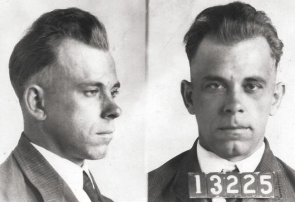 19 bí mật từ hài hước đến 'lạnh sống lưng' của Cục Điều tra Liên bang Mỹ (FBI) 19 bí mật từ hài hước đến 'lạnh sống lưng' của Cục Điều tra Liên bang Mỹ (FBI)