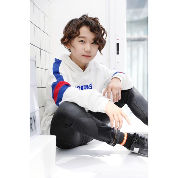 JYP ra mắt nhóm nhạc 'nhi đồng' ở Trung Quốc, sẽ là bản sao nâng cấp của TFBoys? JYP ra mắt nhóm nhạc 'nhi đồng' ở Trung Quốc, sẽ là bản sao nâng cấp của TFBoys?