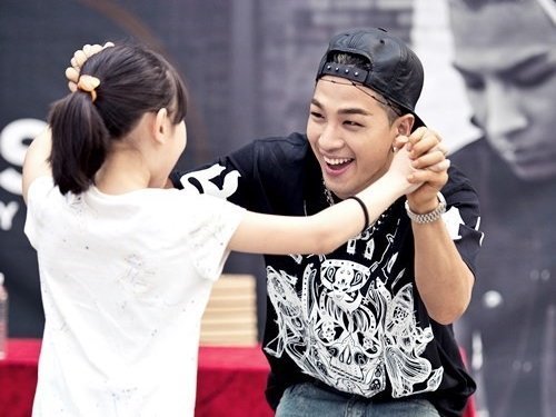 Loạt khoảnh khắc chứng minh làm idol là nghề buồn tủi nhất thế gian Loạt khoảnh khắc chứng minh làm idol là nghề buồn tủi nhất thế gian