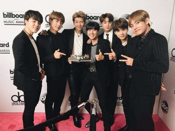 Loạt tiên tri đúng đến rùng mình của Suga (BTS) khiến dân mạng hoang mang Loạt tiên tri đúng đến rùng mình của Suga (BTS) khiến dân mạng hoang mang