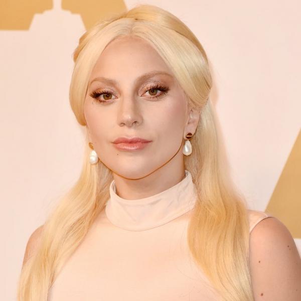 Thuyết âm mưu: Có 7 ngôi sao trong Hollywood thực chất là 'bò sát đội lốt người'? Thuyết âm mưu: Có 7 ngôi sao trong Hollywood thực chất là 'bò sát đội lốt người'?