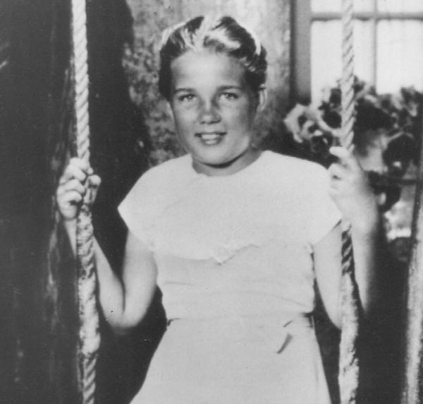 'Lolita' và câu chuyện thật đáng buồn đằng sau một cuốn tiểu thuyết 'Lolita' và câu chuyện thật đáng buồn đằng sau một cuốn tiểu thuyết