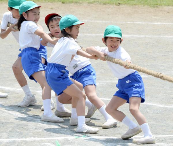 Nhiều trường tiểu học tại Nhật cấm nữ sinh mặc... đồ lót khi chơi thể thao? Nhiều trường tiểu học tại Nhật cấm nữ sinh mặc... đồ lót khi chơi thể thao?