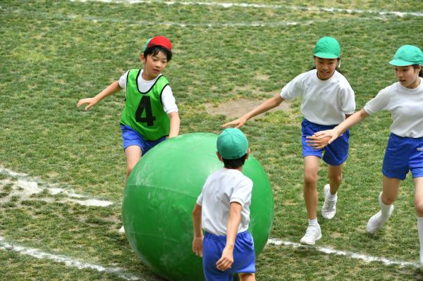 Nhiều trường tiểu học tại Nhật cấm nữ sinh mặc... đồ lót khi chơi thể thao? Nhiều trường tiểu học tại Nhật cấm nữ sinh mặc... đồ lót khi chơi thể thao?