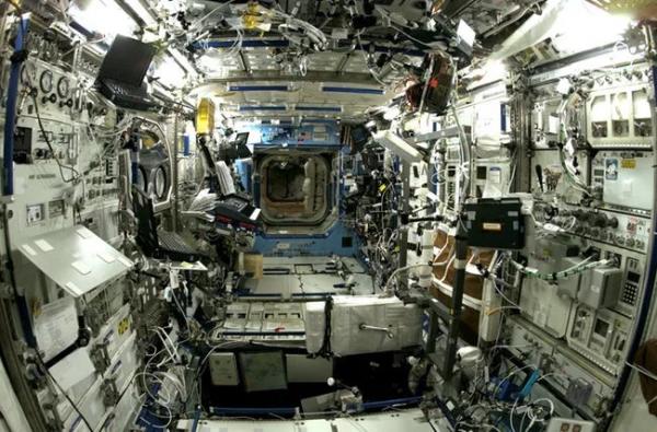 16 'chiếc fact xinh xinh' về Trạm Vũ trụ Quốc tế ISS - vệ tinh nhân tạo lớn nhất của Trái Đất 16 'chiếc fact xinh xinh' về Trạm Vũ trụ Quốc tế ISS - vệ tinh nhân tạo lớn nhất của Trái Đất