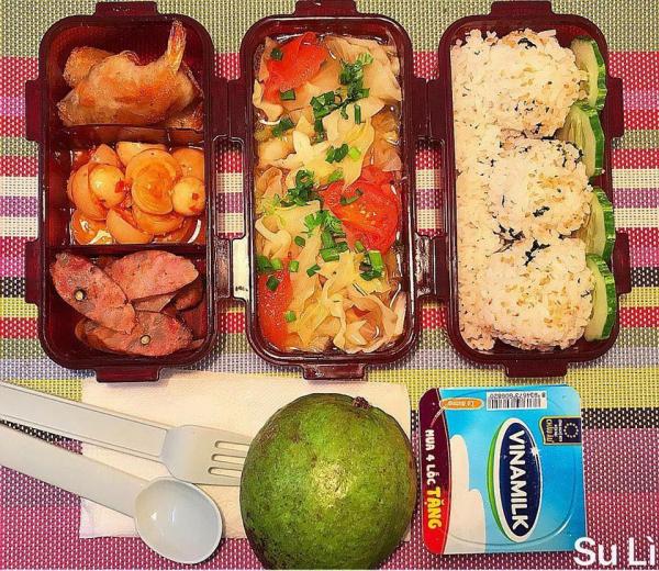 Được vợ đảm chuẩn bị hộp cơm 5 sao mỗi sáng, hẳn đây là người đàn ông kiếp trước cứu cả thế giới Được vợ đảm chuẩn bị hộp cơm 5 sao mỗi sáng, hẳn đây là người đàn ông kiếp trước cứu cả thế giới