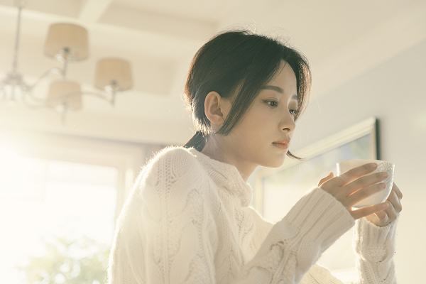 6 'bóng hồng' Hoa ngữ ngoài đời đẹp long lanh mà cứ đóng cổ trang là 'xấu đau xấu đớn' 6 'bóng hồng' Hoa ngữ ngoài đời đẹp long lanh mà cứ đóng cổ trang là 'xấu đau xấu đớn'