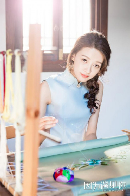 6 'bóng hồng' Hoa ngữ ngoài đời đẹp long lanh mà cứ đóng cổ trang là 'xấu đau xấu đớn' 6 'bóng hồng' Hoa ngữ ngoài đời đẹp long lanh mà cứ đóng cổ trang là 'xấu đau xấu đớn'