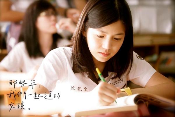 6 'bóng hồng' Hoa ngữ ngoài đời đẹp long lanh mà cứ đóng cổ trang là 'xấu đau xấu đớn' 6 'bóng hồng' Hoa ngữ ngoài đời đẹp long lanh mà cứ đóng cổ trang là 'xấu đau xấu đớn'