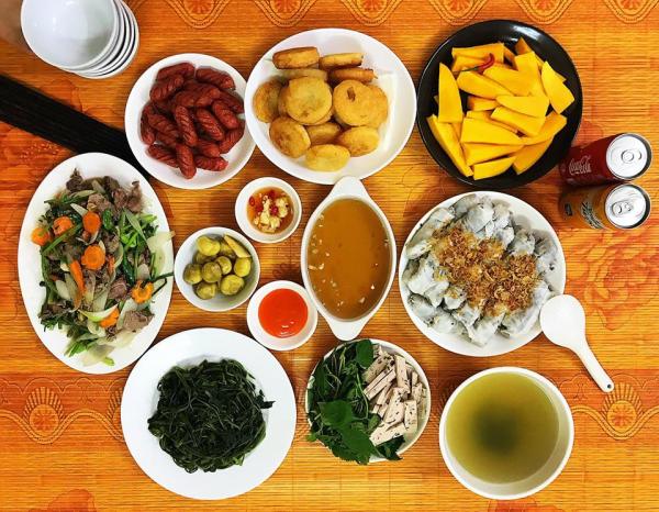 Được vợ đảm chuẩn bị hộp cơm 5 sao mỗi sáng, hẳn đây là người đàn ông kiếp trước cứu cả thế giới Được vợ đảm chuẩn bị hộp cơm 5 sao mỗi sáng, hẳn đây là người đàn ông kiếp trước cứu cả thế giới