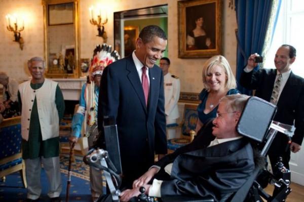 Bạn có biết Stephen Hawking từng tổ chức bữa tiệc chào mừng các vị khách du hành thời gian? Bạn có biết Stephen Hawking từng tổ chức bữa tiệc chào mừng các vị khách du hành thời gian?