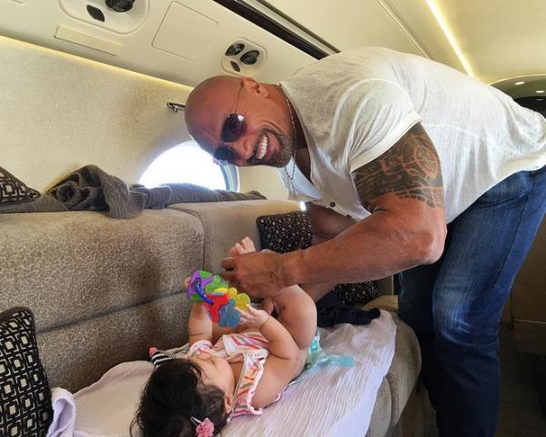 Dwayne Johnson: Từ gã đô vật triệu đô của Hollywood đến quý ông chồng mà ai cũng ước ao Dwayne Johnson: Từ gã đô vật triệu đô của Hollywood đến quý ông chồng mà ai cũng ước ao