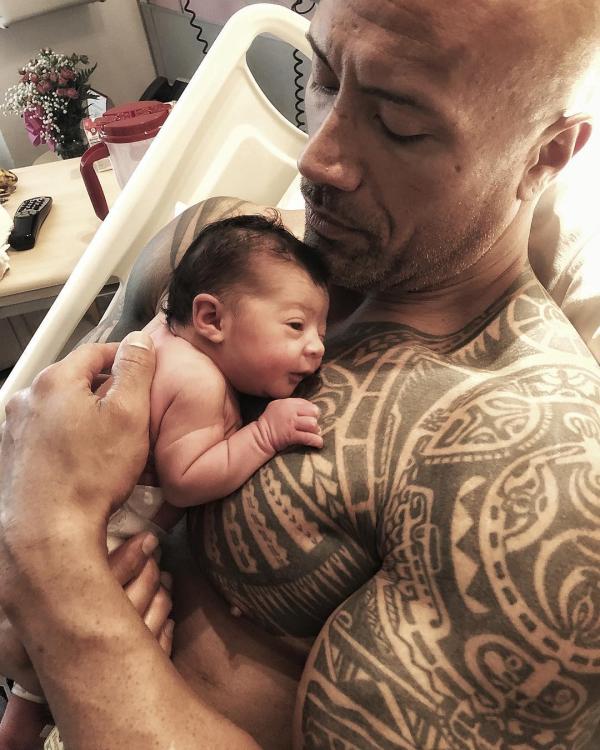 Dwayne Johnson: Từ gã đô vật triệu đô của Hollywood đến quý ông chồng mà ai cũng ước ao Dwayne Johnson: Từ gã đô vật triệu đô của Hollywood đến quý ông chồng mà ai cũng ước ao