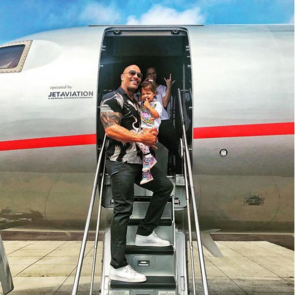 Dwayne Johnson: Từ gã đô vật triệu đô của Hollywood đến quý ông chồng mà ai cũng ước ao Dwayne Johnson: Từ gã đô vật triệu đô của Hollywood đến quý ông chồng mà ai cũng ước ao