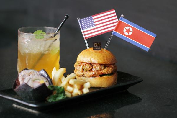 Singapore rầm rộ 'ăn theo' không khí Hội Nghị Thượng Đỉnh Trump-Kim Singapore rầm rộ 'ăn theo' không khí Hội Nghị Thượng Đỉnh Trump-Kim