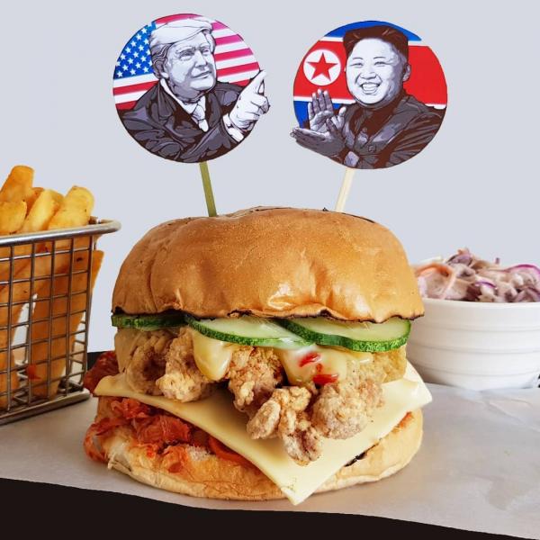 Singapore rầm rộ 'ăn theo' không khí Hội Nghị Thượng Đỉnh Trump-Kim Singapore rầm rộ 'ăn theo' không khí Hội Nghị Thượng Đỉnh Trump-Kim