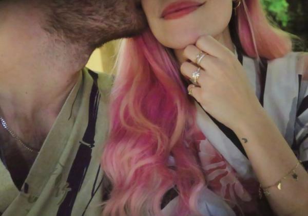 Hành trình tình yêu 7 năm của 'ông hoàng Youtube' Pewdiepie và bạn gái Marzia Hành trình tình yêu 7 năm của 'ông hoàng Youtube' Pewdiepie và bạn gái Marzia