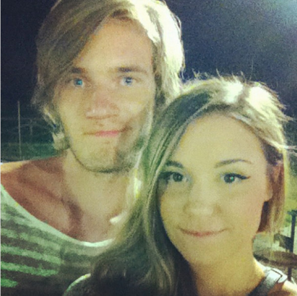 Hành trình tình yêu 7 năm của 'ông hoàng Youtube' Pewdiepie và bạn gái Marzia Hành trình tình yêu 7 năm của 'ông hoàng Youtube' Pewdiepie và bạn gái Marzia