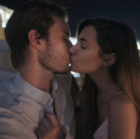 Hành trình tình yêu 7 năm của 'ông hoàng Youtube' Pewdiepie và bạn gái Marzia Hành trình tình yêu 7 năm của 'ông hoàng Youtube' Pewdiepie và bạn gái Marzia