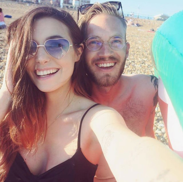 Hành trình tình yêu 7 năm của 'ông hoàng Youtube' Pewdiepie và bạn gái Marzia Hành trình tình yêu 7 năm của 'ông hoàng Youtube' Pewdiepie và bạn gái Marzia