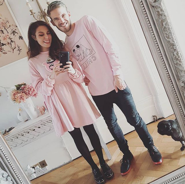Hành trình tình yêu 7 năm của 'ông hoàng Youtube' Pewdiepie và bạn gái Marzia Hành trình tình yêu 7 năm của 'ông hoàng Youtube' Pewdiepie và bạn gái Marzia