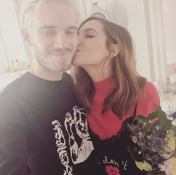 Hành trình tình yêu 7 năm của 'ông hoàng Youtube' Pewdiepie và bạn gái Marzia Hành trình tình yêu 7 năm của 'ông hoàng Youtube' Pewdiepie và bạn gái Marzia