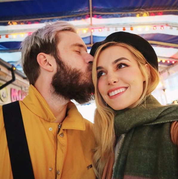 Hành trình tình yêu 7 năm của 'ông hoàng Youtube' Pewdiepie và bạn gái Marzia Hành trình tình yêu 7 năm của 'ông hoàng Youtube' Pewdiepie và bạn gái Marzia