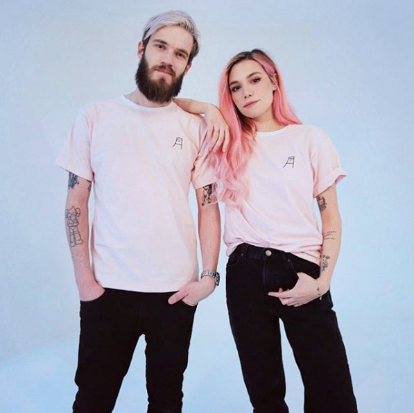 Hành trình tình yêu 7 năm của 'ông hoàng Youtube' Pewdiepie và bạn gái Marzia Hành trình tình yêu 7 năm của 'ông hoàng Youtube' Pewdiepie và bạn gái Marzia