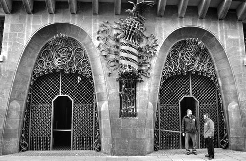 Đến Barcelona, ngoài ngắm... trai đẹp thì có thể đi thăm các địa điểm ma ám để thử lòng can đảm Đến Barcelona, ngoài ngắm... trai đẹp thì có thể đi thăm các địa điểm ma ám để thử lòng can đảm