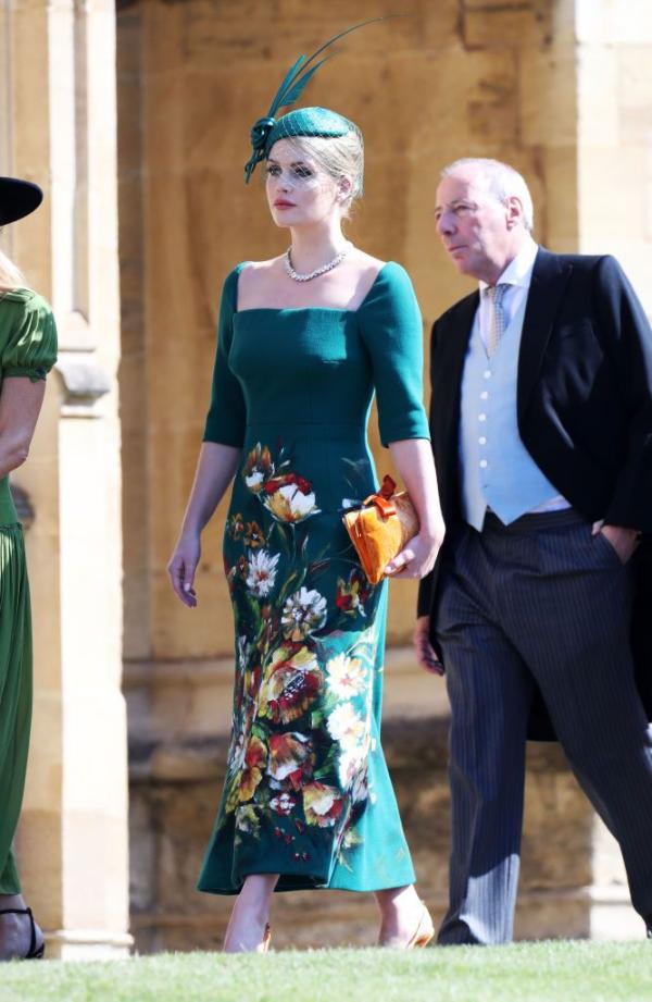 Bị so sánh với chị dâu Kate đã đành, giờ đây Meghan lại chịu 'lép vế' trước cả em họ Lady Kitty Bị so sánh với chị dâu Kate đã đành, giờ đây Meghan lại chịu 'lép vế' trước cả em họ Lady Kitty