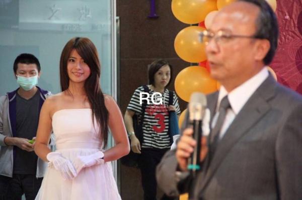 Chết cười với các pha chụp hình ‘thiếu tâm’ của các phóng viên (Kỳ 2) Chết cười với các pha chụp hình ‘thiếu tâm’ của các phóng viên (Kỳ 2)