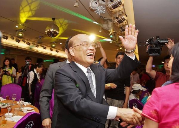 Chết cười với các pha chụp hình ‘thiếu tâm’ của các phóng viên (Kỳ 2) Chết cười với các pha chụp hình ‘thiếu tâm’ của các phóng viên (Kỳ 2)