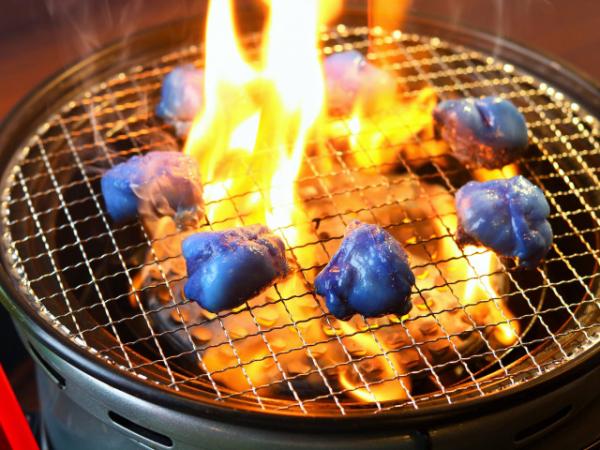 Nhà hàng Nhật Bản ra mắt thịt nướng màu... xanh dương để cổ vũ đội tuyển quốc gia tại World Cup Nhà hàng Nhật Bản ra mắt thịt nướng màu... xanh dương để cổ vũ đội tuyển quốc gia tại World Cup