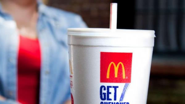 McDonald's sẽ ngừng sử dụng ống hút nhựa để bảo vệ môi trường McDonald's sẽ ngừng sử dụng ống hút nhựa để bảo vệ môi trường