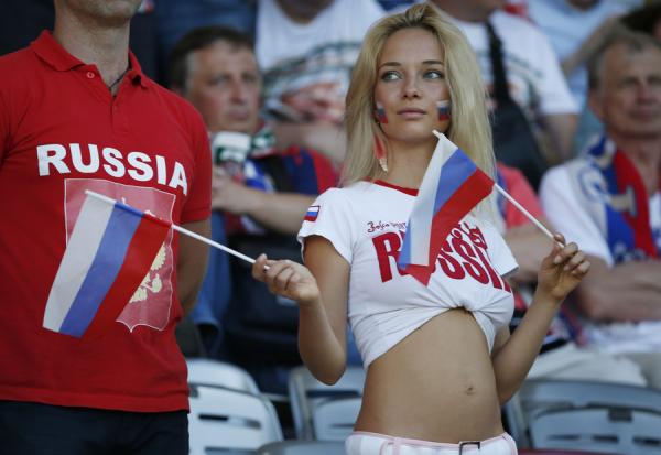 'Cổ động viên xinh đẹp nhất World Cup' hóa ra là... diễn viên phim người lớn 'Cổ động viên xinh đẹp nhất World Cup' hóa ra là... diễn viên phim người lớn