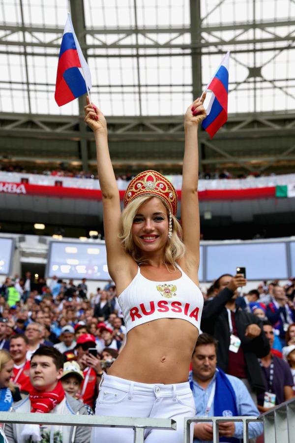 'Cổ động viên xinh đẹp nhất World Cup' hóa ra là... diễn viên phim người lớn 'Cổ động viên xinh đẹp nhất World Cup' hóa ra là... diễn viên phim người lớn