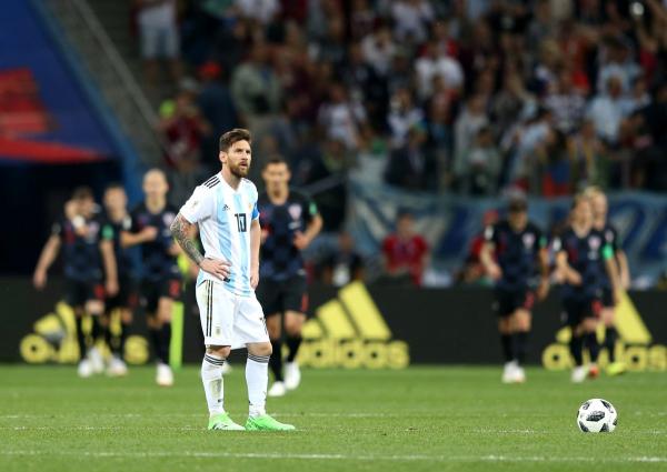 WC 2018: Tiếp tục dựa vào Messi, người Argentina đã quên mất ‘một cánh én nhỏ chẳng làm nên mùa xuân’ WC 2018: Tiếp tục dựa vào Messi, người Argentina đã quên mất ‘một cánh én nhỏ chẳng làm nên mùa xuân’