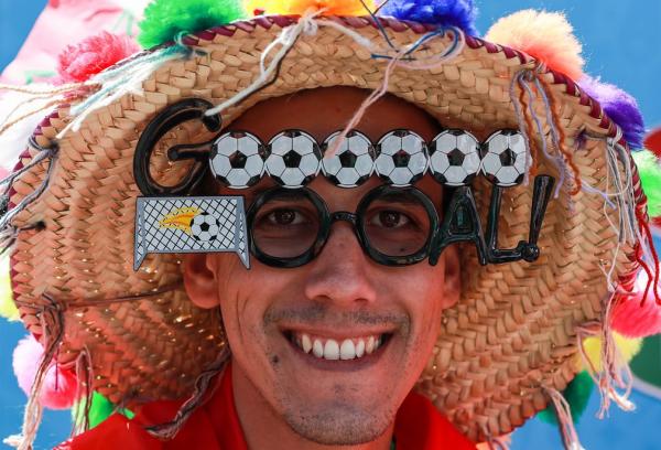 World Cup 2018: Mặt hổ, đầu bò và những màn hoá trang đỉnh cao của các cổ động viên World Cup 2018: Mặt hổ, đầu bò và những màn hoá trang đỉnh cao của các cổ động viên