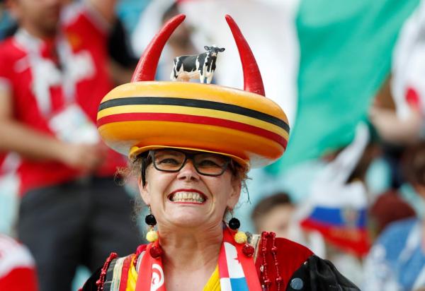 World Cup 2018: Mặt hổ, đầu bò và những màn hoá trang đỉnh cao của các cổ động viên World Cup 2018: Mặt hổ, đầu bò và những màn hoá trang đỉnh cao của các cổ động viên